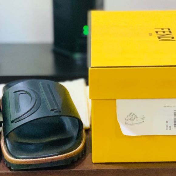 Sandals_&_Flip_Flops